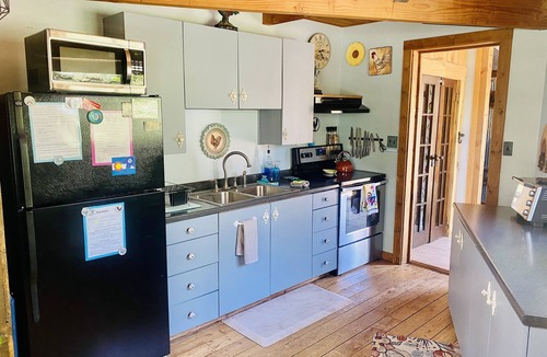 Palmer Lake Cabin | The Hen House & Gardens: Near USAFA & PineCrest Event Center