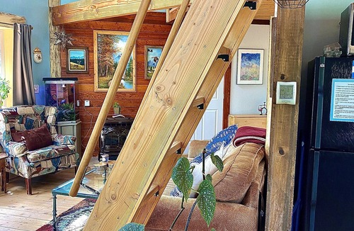 Palmer Lake Cabin | The Hen House & Gardens: Near USAFA & PineCrest Event Center