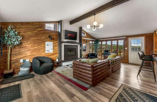 Leadville House | The Hilltop Haven w Hot Tub and The Best Views