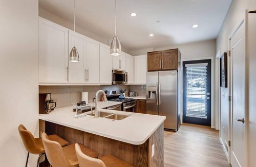 Georgetown Condo | The Honeysuckle Homestead/Georgetown Living