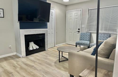 Cimarron Hills Apartment | The Hygge APT C Free Snacks Games