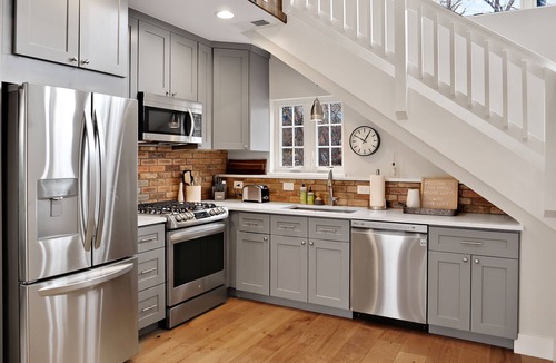 Castle Rock Cottage | The Kroll House Loft - Location, Comfort, and Fun!