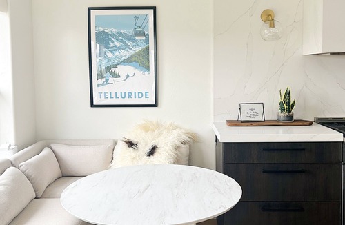 Montrose House | The LaBirdie; Hot Tub, Putting Green, Luxe Retreat