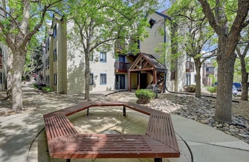 Greenwood Village Apartment | The Leafy Alpine Studio Suite in Englewood, CO𓍊𓋼