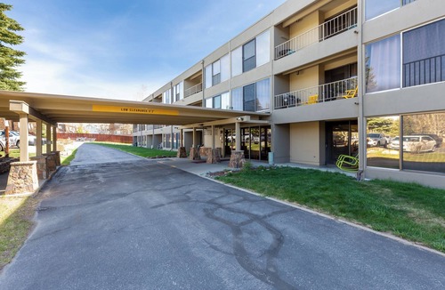 Dillon Apartment | The Lodge at Lake Dillon #111 by Summit County Mountain Retreats