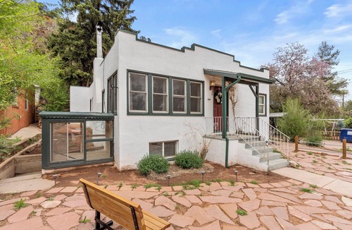 Manitou Springs Historic District Apartment | The London Escape: Manitou's Unforgettable Getaway