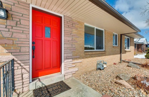 Creighton House | The Meadowlark Manor /Spacious Backyard