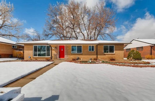 Creighton House | The Meadowlark Manor /Spacious Backyard