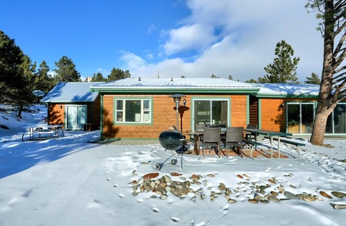 Twin Lakes Cabin | The Moose Meadow | Alpine Lake Lookout | Fast Wifi