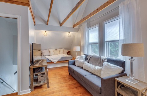 Sloan Lake Apartment | The Nest at Sloans Lake