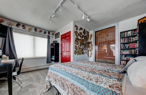 Loveland House | The Nostalgia Suite at The Oasis on Eisenhower