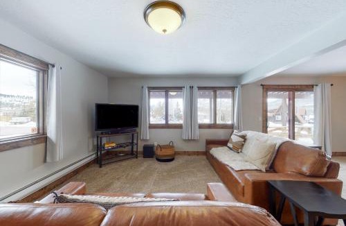 Summit Cove House | The Nugget Ski Chalet