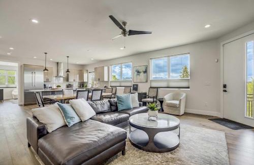 Broadmoor House | The Overlook Luxury Rooftop Retreat by Broadmoor