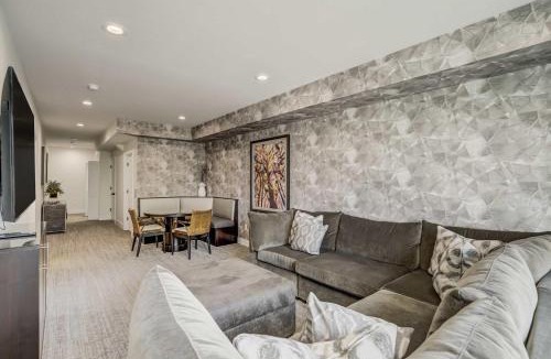 Broadmoor House | The Overlook Luxury Rooftop Retreat by Broadmoor