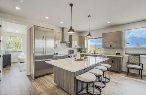Broadmoor House | The Overlook Luxury Rooftop Retreat by Broadmoor