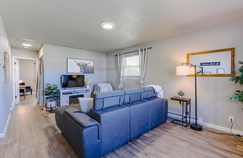 Montrose House | The Pathside Cottage