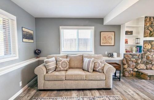 Briargate House | The Peakview Mirage [Newly Renovated Near USAFA]