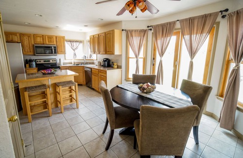 Delta House | THE PERFECT HOUSE FOR YOUR WESTERN COLORADO TRIP