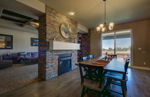 Cimarron Hills House | The Pikes Peak Lodge - Perfect for families or groups up to 10!