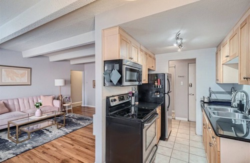 Speer Apartment | The Pink Pearl, 1BD, 30 Day, Pool, Wash Park West