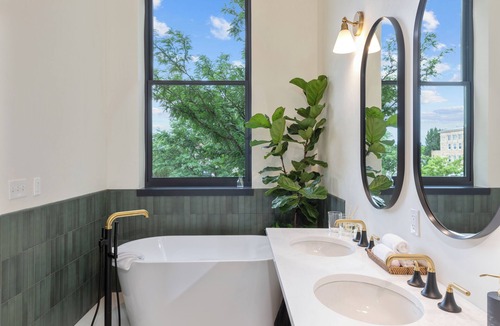 Montrose Hotel | The Rathbone Hotel