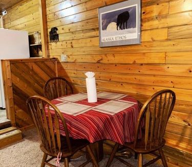 Grand Lake Apartment | The Red Bears Den, Walk to River & Lake, In Town