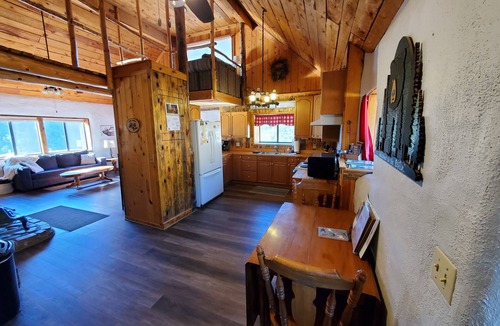 Weston House | The Restin' at Weston. Quiet, Peaceful in the Sangre De Christo Mountains