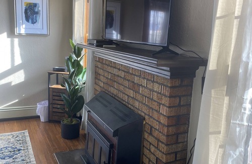 Alamosa House | The Ross-Downtown Alamosa *Hot Springs Admission Included* STR#2939