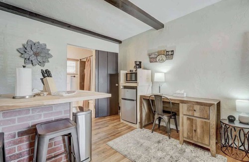 West Colorado Springs Apartment | The San Ayre Court Studio
