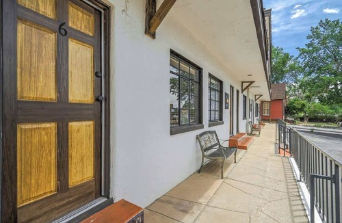 West Colorado Springs Apartment | The San Ayre Court Studio