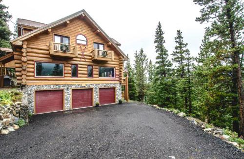 Saint Mary's Cabin | The Silver Lake Lodge - Adults Only