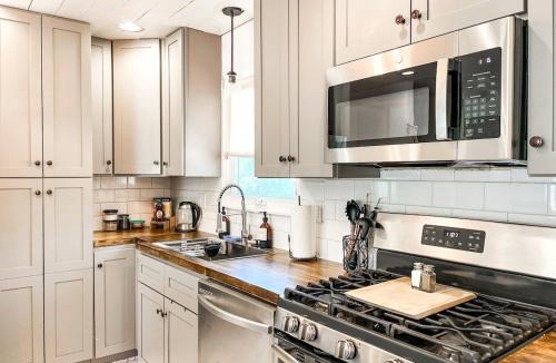 East Colorado Springs House | The Springs Sanctuary central location games!