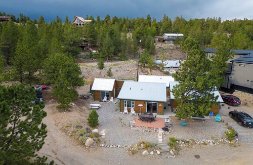 Twin Lakes Cabin | The Trout Retreat | Lake+Alpine Views | Fast Wifi