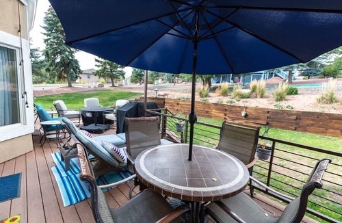 Mountain Shadows House | THE Ultimate Colorado Springs Experience! Still available for the holidays