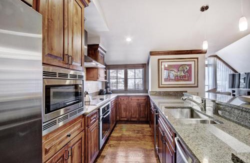 Vail Resort | The Vail Collection at the Ritz Carlton Residences Vail