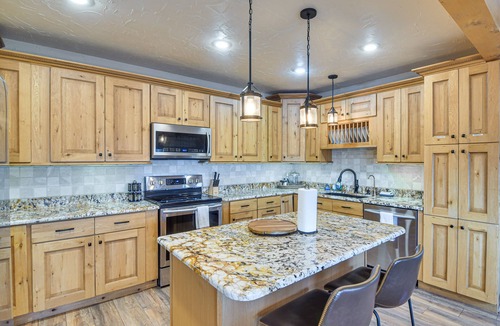 Evergreen Cabin | The View at Mountain Retreat By Red Rocks & Golden
