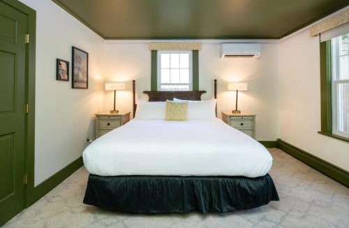 Lenox Hotel | The Whitlock