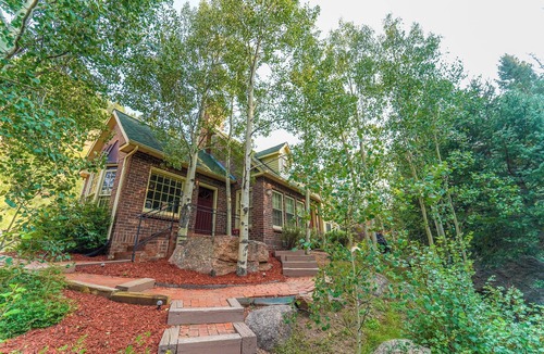 Divide Cottage | The Williamsburg Cottage at Valley Glen.your romantic mountain getaway