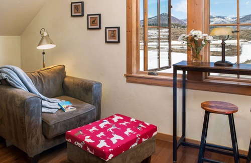Clark Bed & Breakfast | The Woof Ranch Bed & Breakfast by Hahns Peak