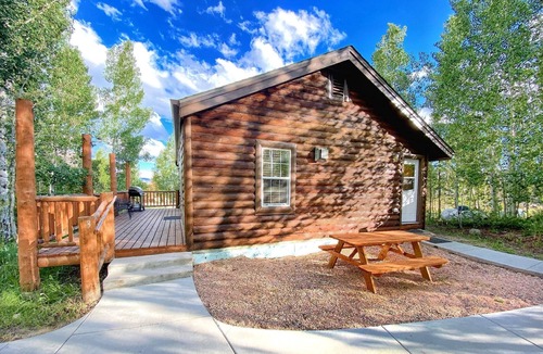 Grand Lake Cabin | This cabin is a 7 bedroom(s), 4 bathrooms, located in Grand Lake, CO.