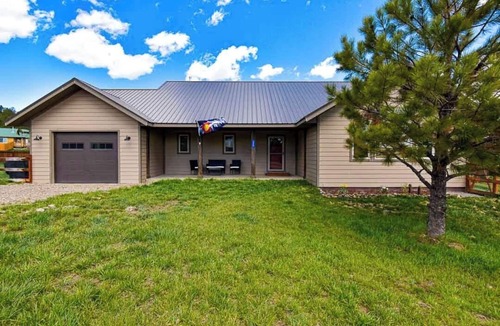 Pagosa Highlands House | This cozy hideaway is your home away from home!