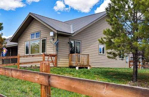 Pagosa Highlands House | This cozy hideaway is your home away from home!