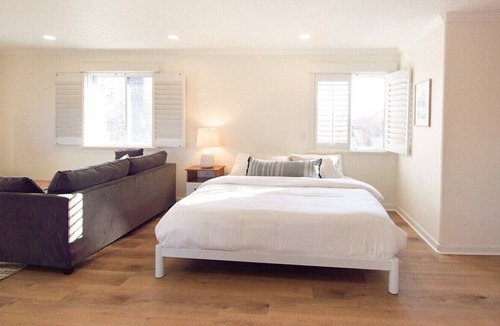 Barths House | This guest house is a 0 bedroom(s), 1 bathrooms, located in Wheat Ridge, CO.