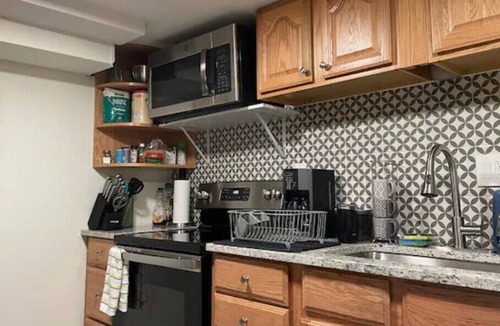 Lakewood Apartment | This guest suite is a 1 bedroom(s), 1 bathrooms, located in Lakewood, CO.