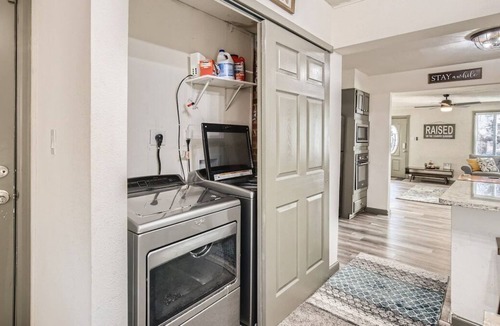 Lakewood House | This house is a 3 bedroom(s), 2 bathrooms, located in Lakewood, CO.