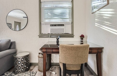 Lakewood House | This house is a 3 bedroom(s), 2 bathrooms, located in Lakewood, CO.