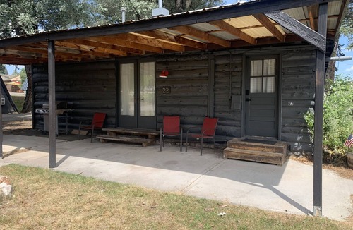 Meeker Apartment | Three Bedroom Cabin with Full Kitchen