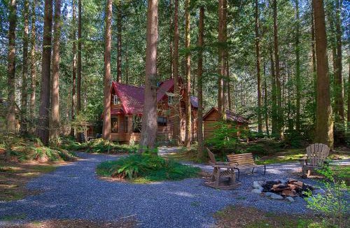 Index House | Three Enchanting Riverfront Cabins Hot Tub Access