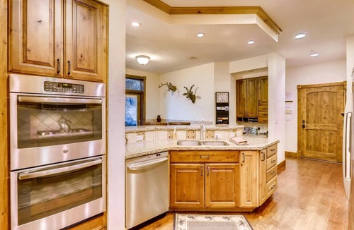Blue River House | Timber Creek Retreat: Hot Tub, Pool Table, Ping Pong, Foosball, Grill