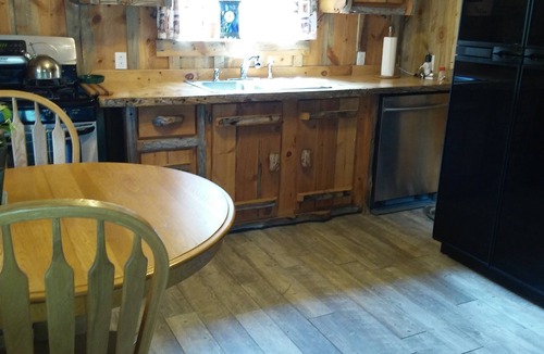 Pine Cabin | Timber Valley Cabin Off grid secluded hideaway, about an hour from Denver